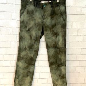 Size 28 hei hei tie dye cargo pant